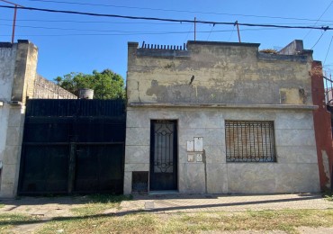 VENTA DE CASA AL FRENTE/DPTO EN PLANTA ALTA/GALPON INTERNO 